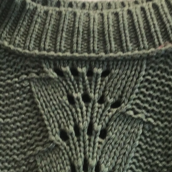 Green knit sweater - Picture 3 of 4